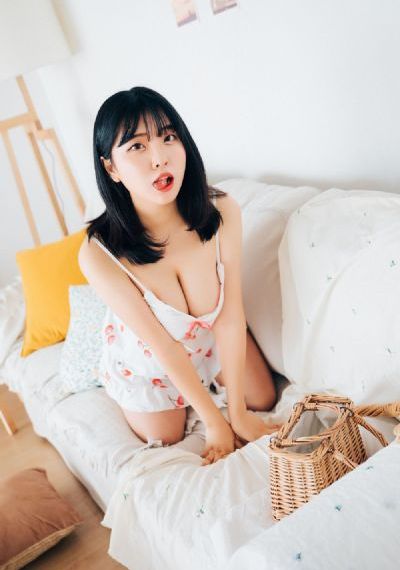 凯茜 顺从的女孩