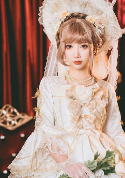 被陌生人公开羞耻调教演员表