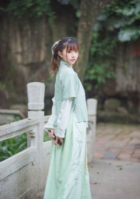 《他在逆光中告白》电视剧