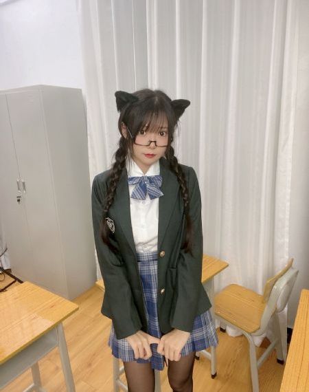 如如影视农场主的三个女儿演